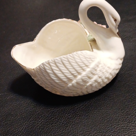 Antique/ Vintage swan, beautiful bone china, gold trim - Picture 2 of 4